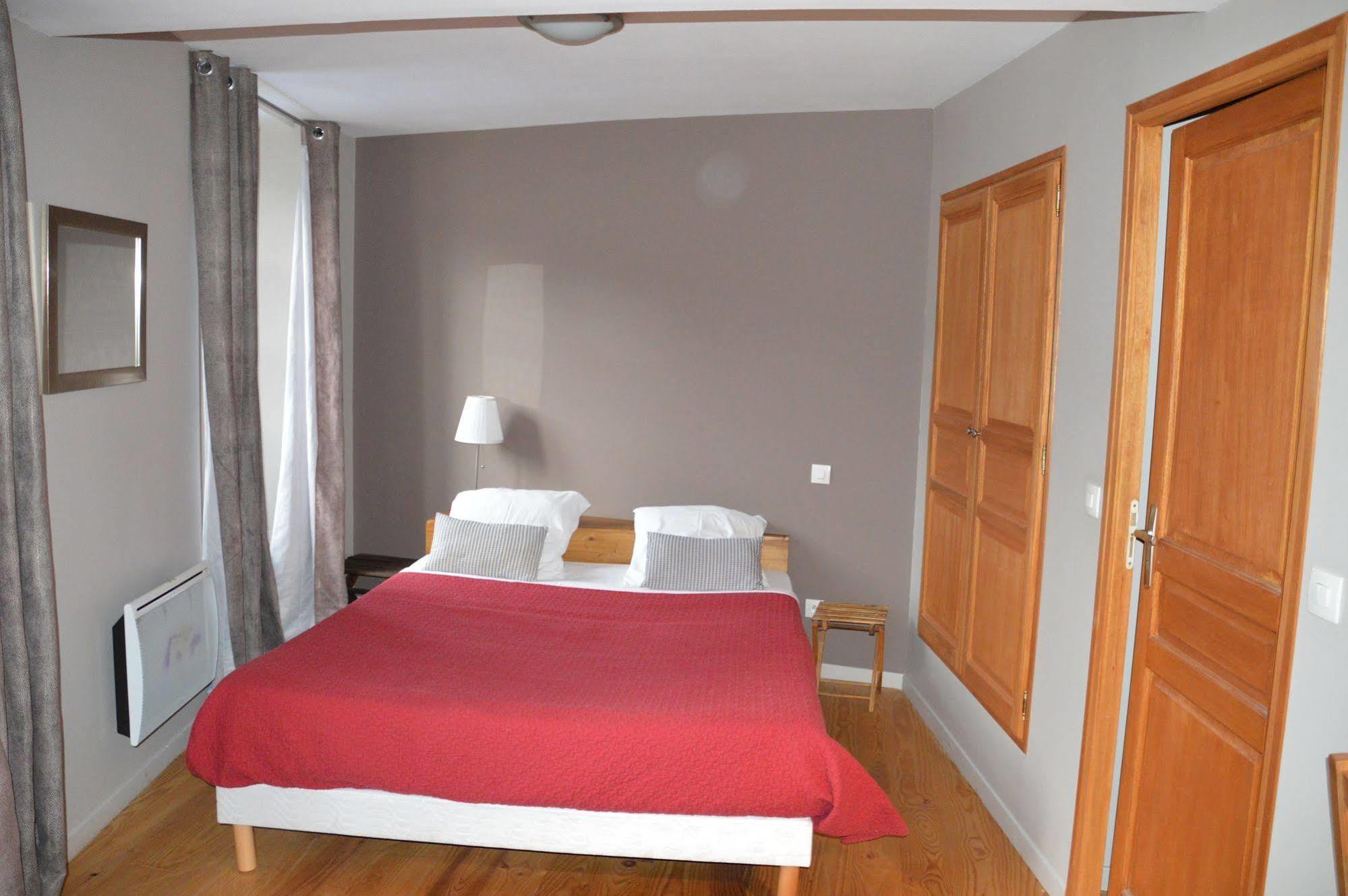 Maison Maxil Hotel Massat Exterior photo
